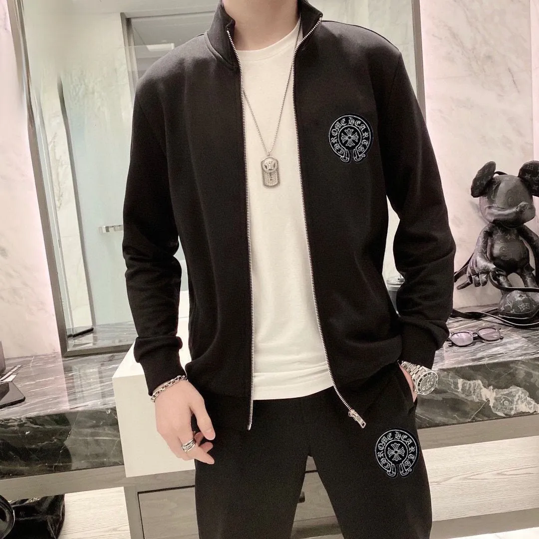 🅿️420 direct batch [ChampionHearts] (Fat Man Gospel) hot-selling suit is coming. Focus on the original version of the official website. 2025 new hot-selling cardigan sweater suit. The original order is the best. 🇭🇰The meticulous work of top designers. It has a fitting and perfect upper body effect. 100% natural high-quality Roman cotton, close-fitting comfort, noble and elegant! Original hardware embodies elegance and nobility! Counter size: M-5XL (maximum wear up to 220 pounds)